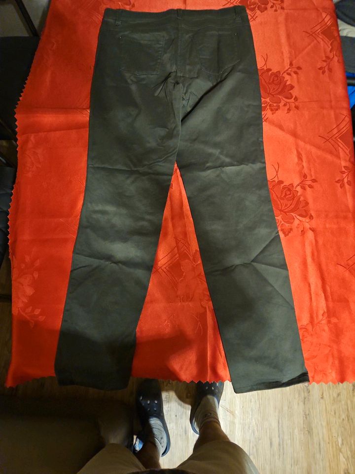 Damenhose (Sttetchjeans) in Größe 42. L108-B92 in Plauen