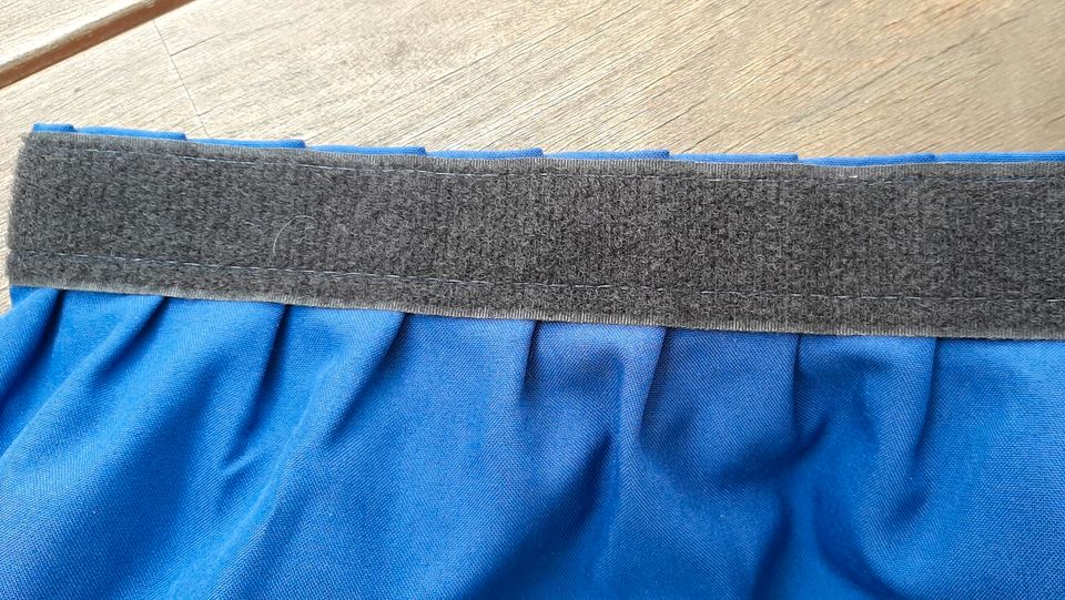 Skirting 5m marineblau in Niesgrau