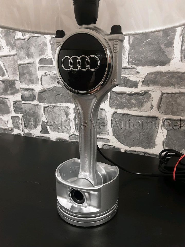 Kolbenlampe aus Audi Kolben Pleuel Deko Lampe Motortisch V8 V12