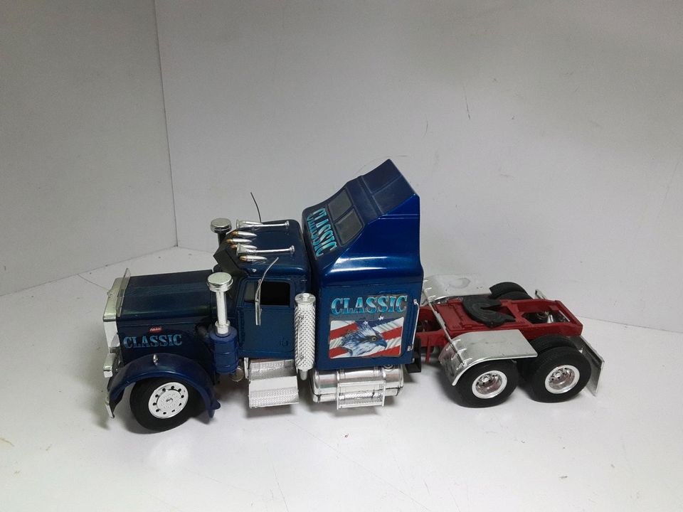 Revell 1/24 Peterbilt Truck Classic gebraucht in Bochum