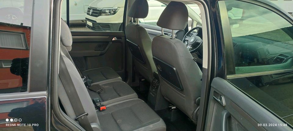 VOLKSWAGEN TOURAN 7-SITZE AHK in Spaichingen