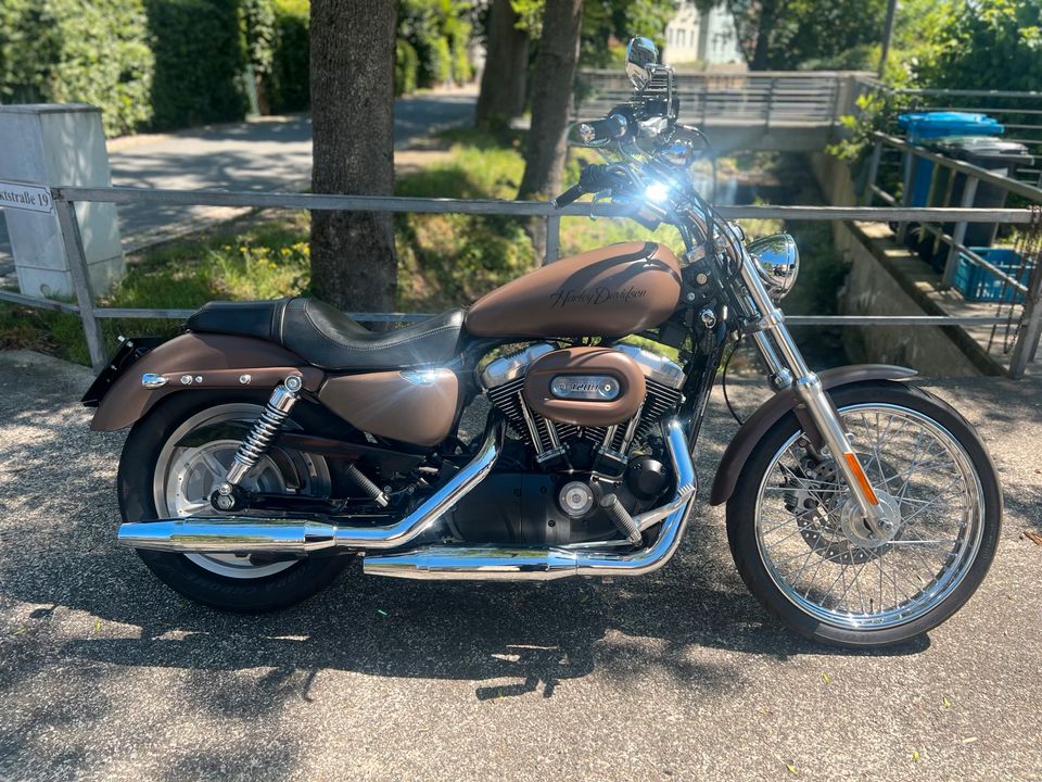 Harley Davidson Sportster XL 1200 Custom in Göttingen