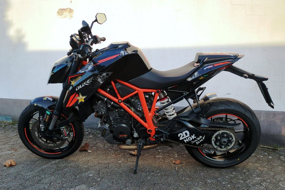 KTM SUPERDUKE 1290 R SIGUTECH REIFEN TÜV NEU in Stade