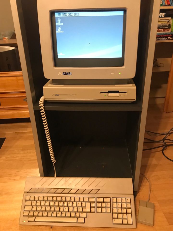 ATARI Mega ST4 mit Monitoren, Druckern und Zubehör in Bingen