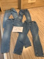 Jeans mit „Loch“ gr 134      4 Teile = 10€ Bayern - Mühldorf a.Inn Vorschau