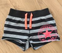 Converse Shorts grau schwarz 110/116 Hessen - Wehrheim Vorschau