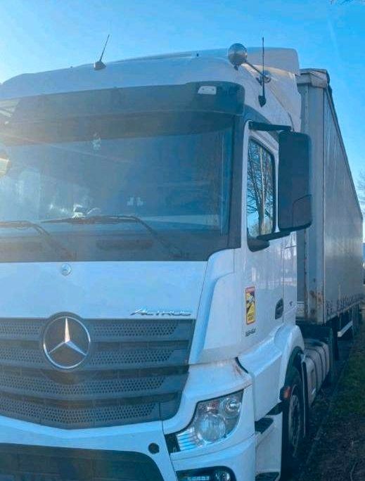 Mercedes Actros mit 3 Achse Anhänger in Kirkel