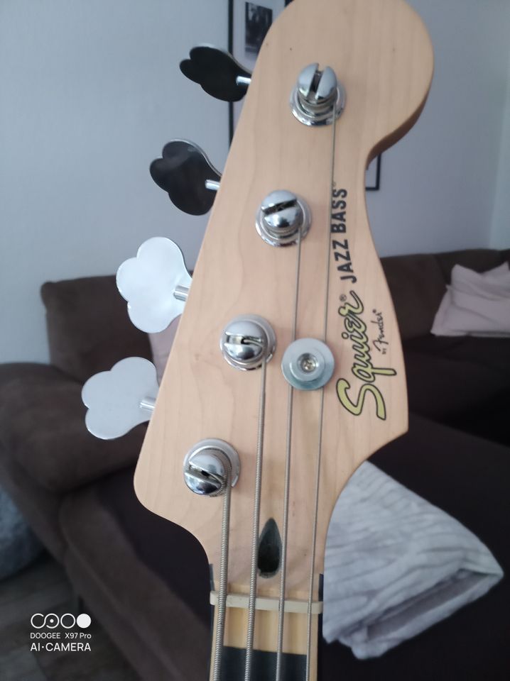 E- Bass, Squier Jazz Bass in Iserlohn