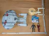 Star Trek Playmates Dinky Toys Raumschiff Enterprise  NCC1701-D Berlin - Treptow Vorschau