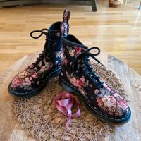 Dr. Martens victorian flowers 36 Stiefeletten Schnür Stiefel Nordrhein-Westfalen - Bottrop Vorschau