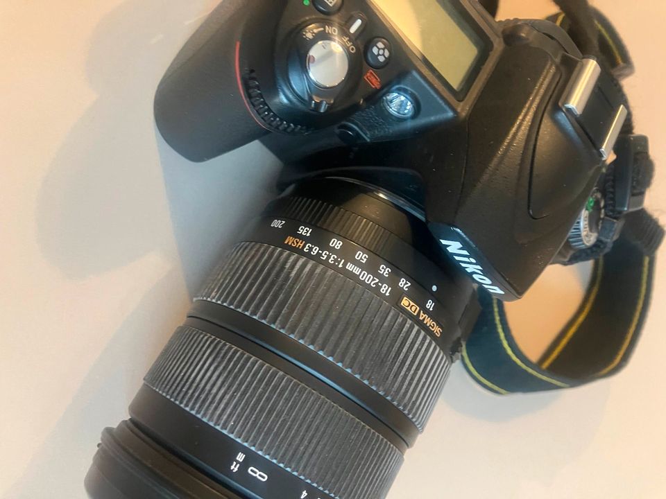 Nikon D90 Spiegelreflexkamera mit Zubehör ca 10500 Auslösungen in Siefersheim