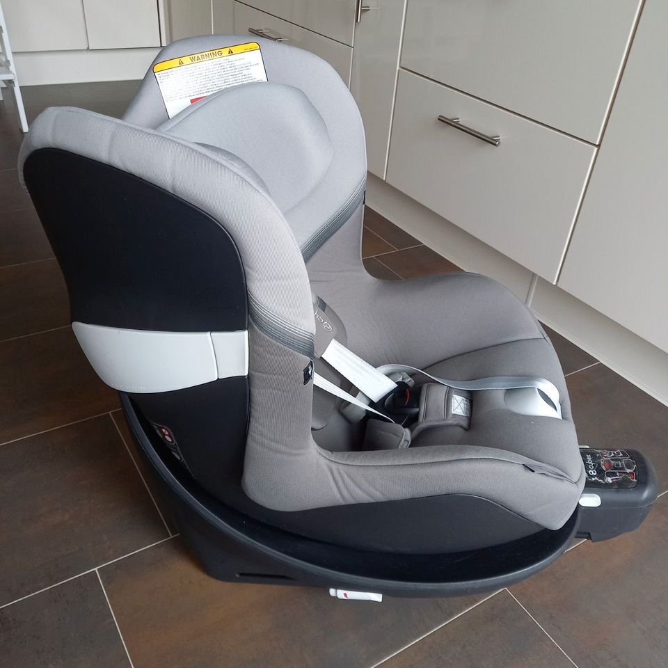 Cybex Sirona M2 inkl. Cybex Base M + Sommerbezug in Achim