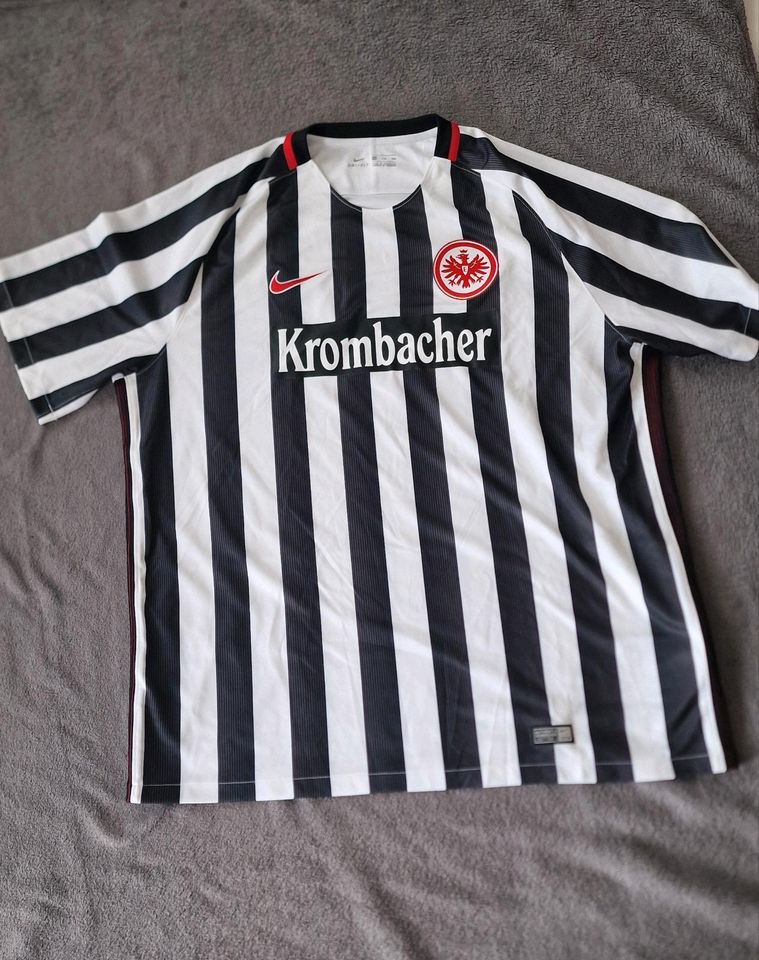 Original Eintracht Frankfurt Trikot in Altenstadt