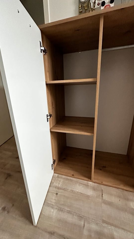 Garderobenschrank / Kommode 119x118,5x50cm neuwertig in Olfen