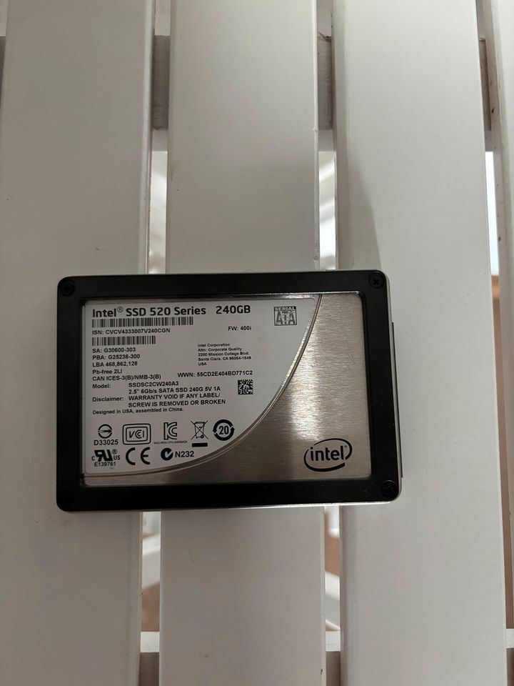 Intel SDD 520 mit 240 GB, 2,5 Zoll SATA inklusive Versand in Ofterdingen