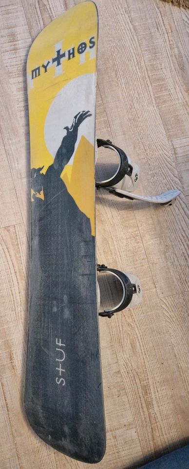 Snowboard Stuf Mythos mit Bindung 138 cm, gebraucht in Hamburg