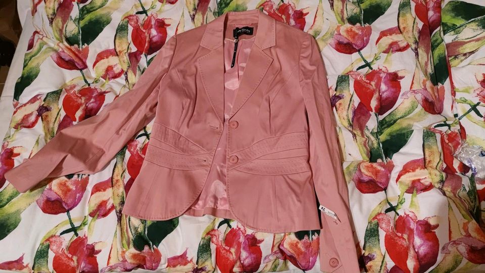 "NEU" Kostüm Blazer mit Rock von Betty Barclay, Große 36, rosa in Gießen