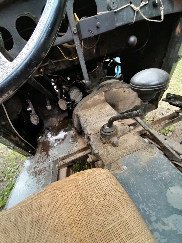 Landmaschine Traktor mit seilwinde Eigenbau!! in Lengenfeld Vogtland