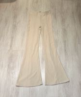 Damen Schlaghose beige Bershka Schlag Gr. M Hose Stoffhose Stuttgart - Stuttgart-Mitte Vorschau