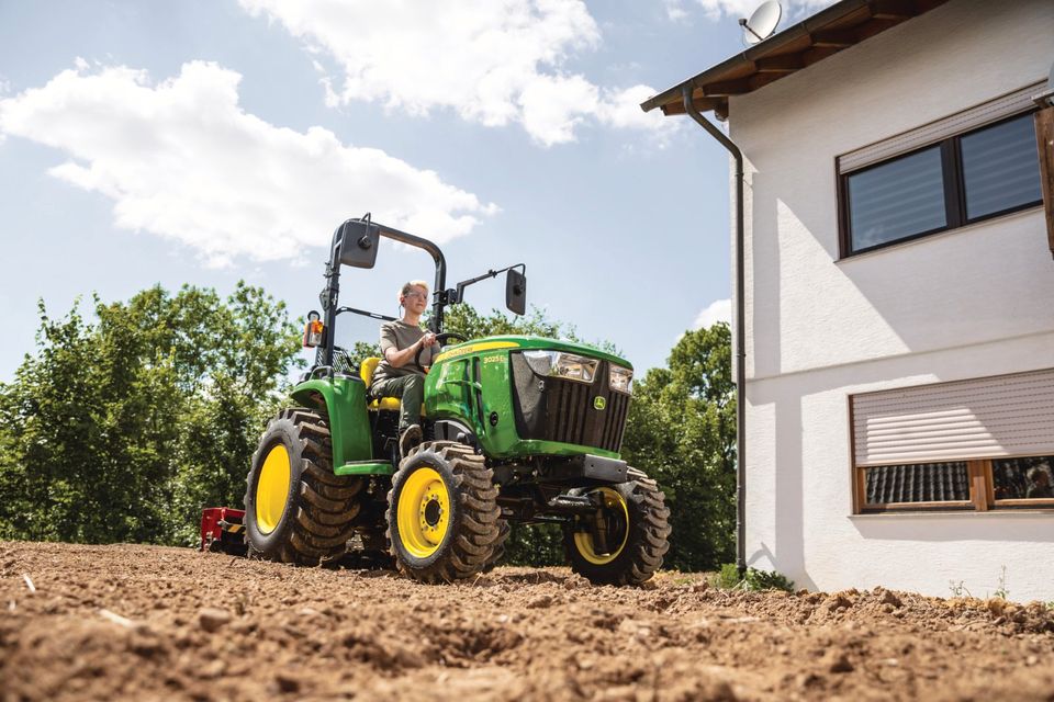 John Deere 3025E Kompakttraktor *NEU* in Immendingen