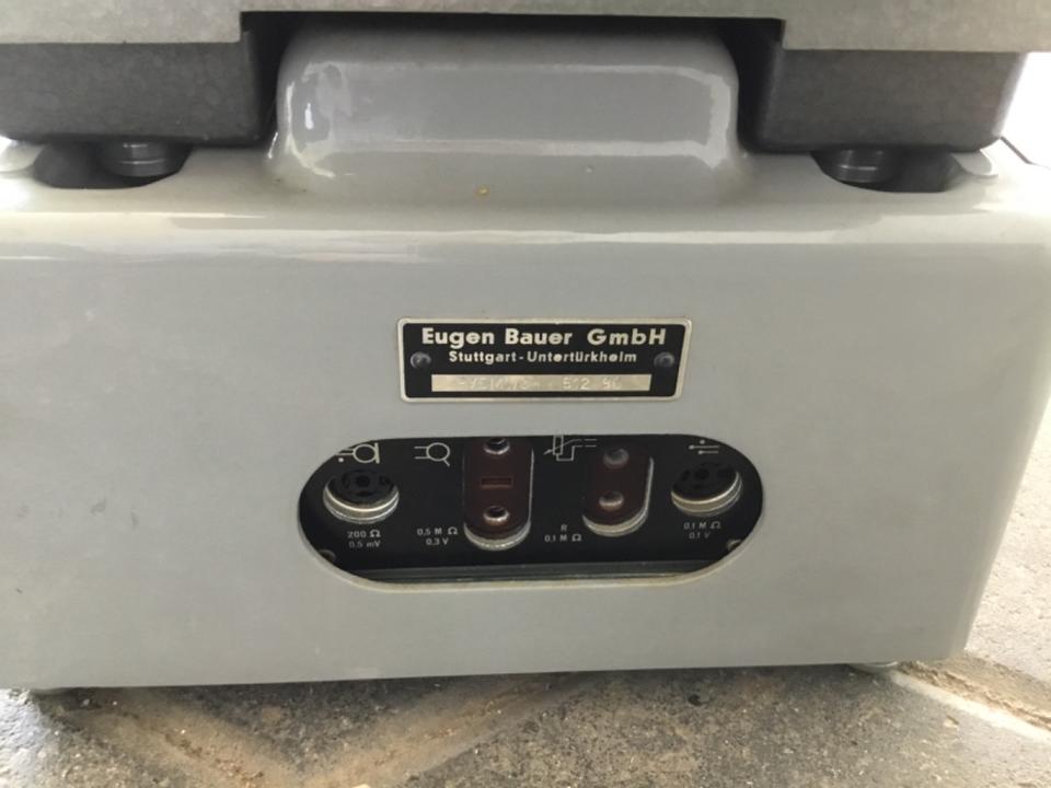 Historischer Filmprojektor mit Verstärker Bauer P5 16mm 1960 in Hamburg