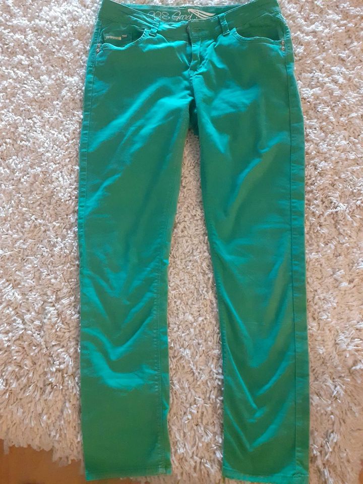 Leichte grüne Stretchhose von S.O. Größe 31/32 in Grafling