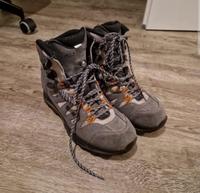 Lowa Khumbu GTX Mid Damen Wanderschuhe Gr. 42 NEU Vibram Düsseldorf - Oberkassel Vorschau