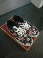 Vans Damen Schuhe gr. 37 flower bunt fast Neu Nordrhein-Westfalen - Alsdorf Vorschau