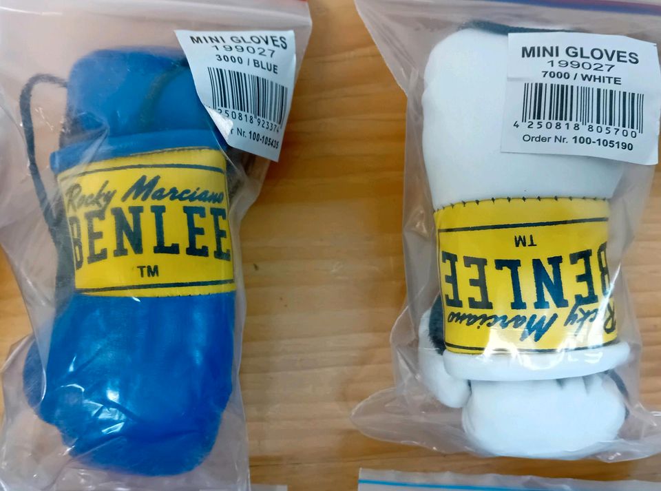 Verkaufe meine nagelneuen Boxhandschuhe [mini] Fa. LONSDALE/BENLE in Bergisch Gladbach