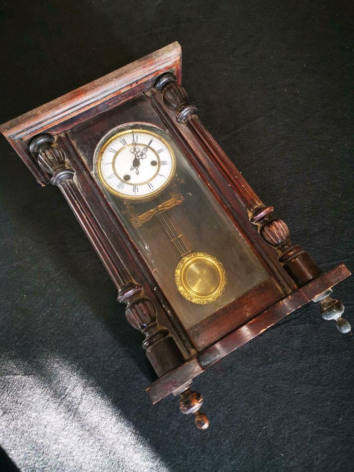 Regulator Wandregulator Uhr Wanduhr antik in Weißenborn