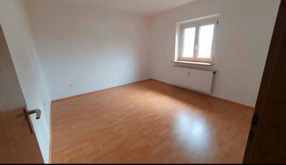 2 Zimmer Wohnung mit Einbauküche + Balkon in Weiden (Oberpfalz)