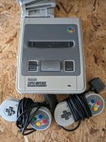 Super Nintendo + 2 Controller Nordrhein-Westfalen - Bad Driburg Vorschau