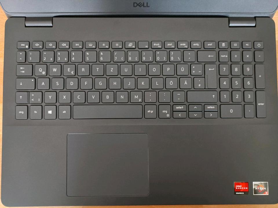 Laptop Dell Inspiron 3505 AMD Ryzen 3 8GB RAM 256GB Win10 in Berlin