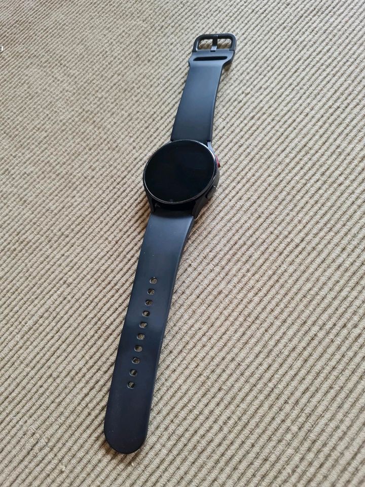 Samsung Galaxy Watch 4, runde LTE Smartwatch, 40mm , schwarz in Hann. Münden