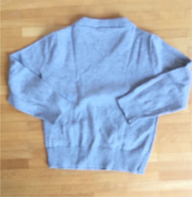 H+M Pullover Gr 86/92 hellgrau mit V-Ausschnitt in Bamberg