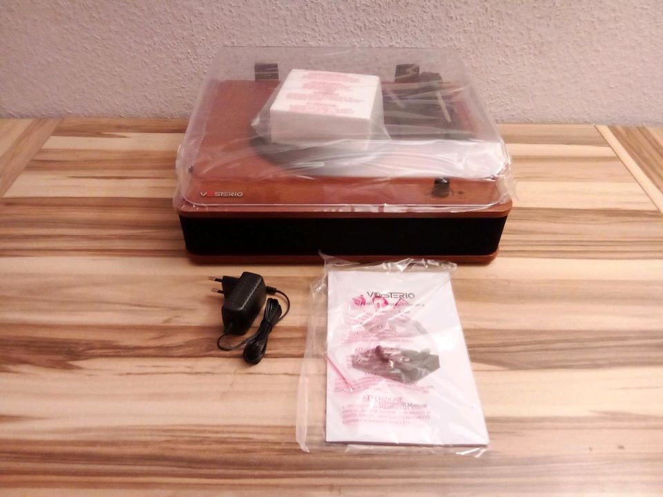 Vosterio Bluetooth Plattenspieler mit eingebautem Lautsprecher in Ettlingen
