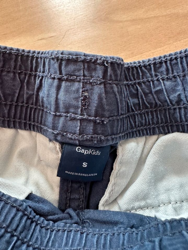 GAP Cargo Shorts blau kurze Hose S 6-7Y 116 122 128 in Freiburg im Breisgau