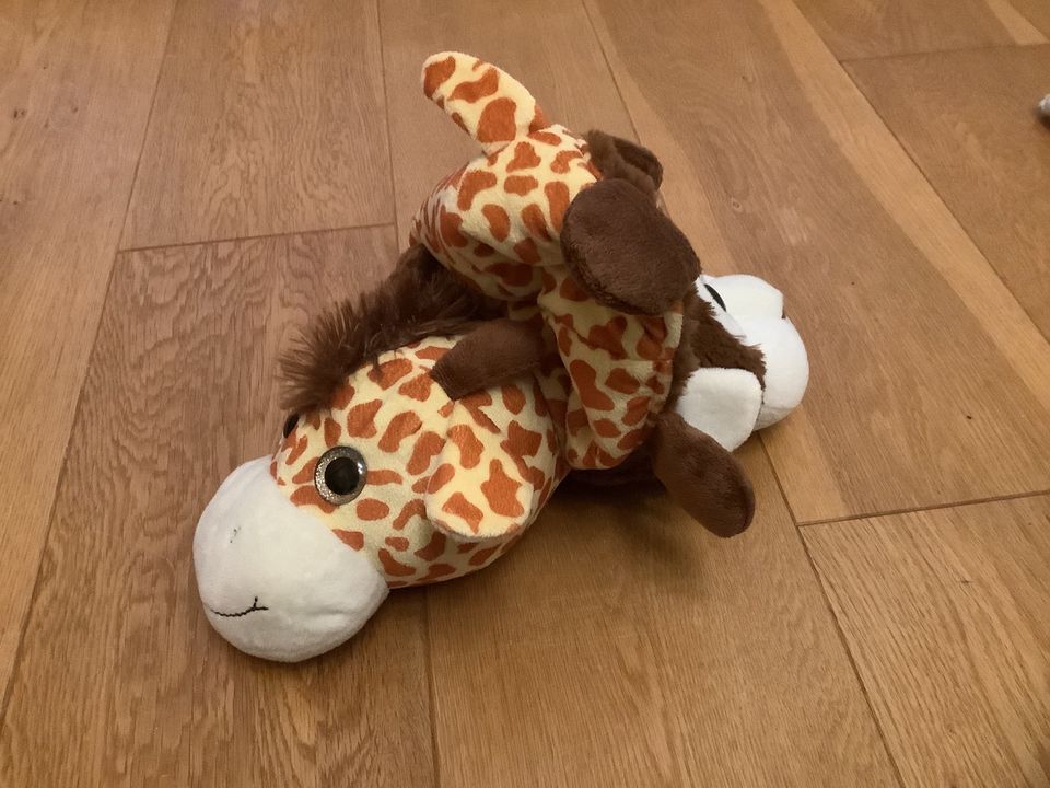 Kuscheltiere Stofftiere Nici Giraffe Bär Teddy Nackenkissen Rolle in Gremmendorf