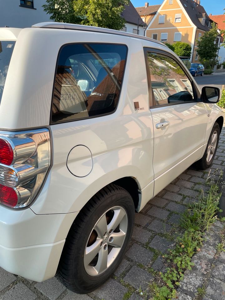 SUZUKI Grand Vitara 1.6 Black & White in Buttenheim