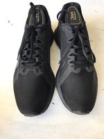 Nike Sneaker Turnschuhe Sportschuhe schwarz 40 Berlin - Friedenau Vorschau