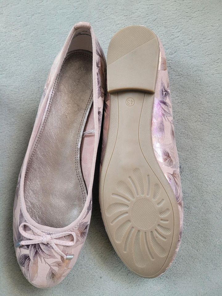 Ballerinas Marco Tozzi Gr 42-42,5 rosé glänzend NEU in Hamburg