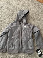 Windbreaker / leichte Jacke von Nike Gr 110-116 neu Berlin - Charlottenburg Vorschau