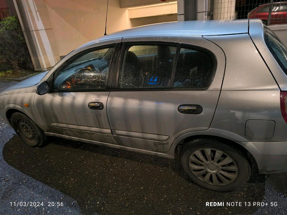 Nissan almera 1.5 in Bonn