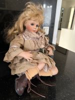 Porzellan Puppe sitzend Niedersachsen - Lachendorf Vorschau