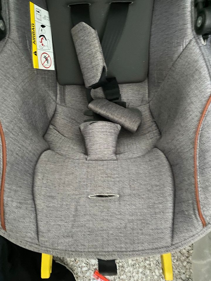 Top Zustand Peg Perego Ypsi Kombi Kinderwagen Babyschale Isofix in Nürtingen