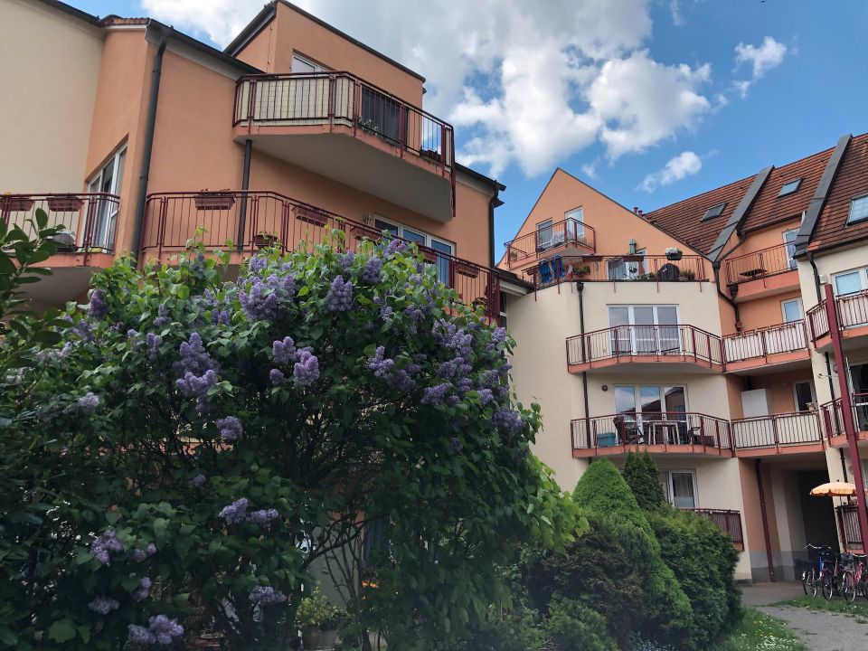 Beliebte Wohnlage am Wasser mit Terrasse und Tiefgaragenstellplatz in Leipzig