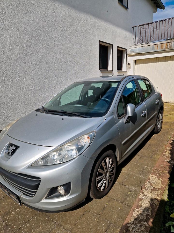 Peugeot 207 Schrägheck 1.6 HDI Diesel in Kerpen