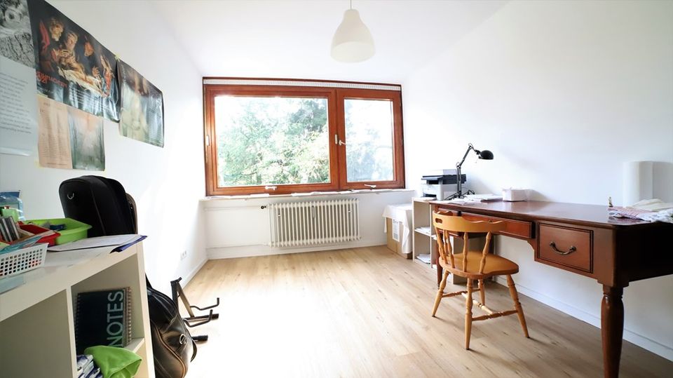 Tolle Lage in Tiergartennähe: Großzügige 4-Zimmer-Wohnung mit Südwest-Balkon und Garage! in Nürnberg (Mittelfr)
