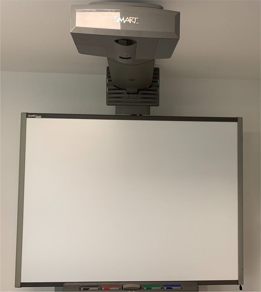 Smart Board SB 680 interaktive Wandtafel in Diemelsee