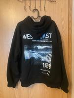 Schwarzer Pullover mit Rückenaufdruck Sachsen - Zittau Vorschau